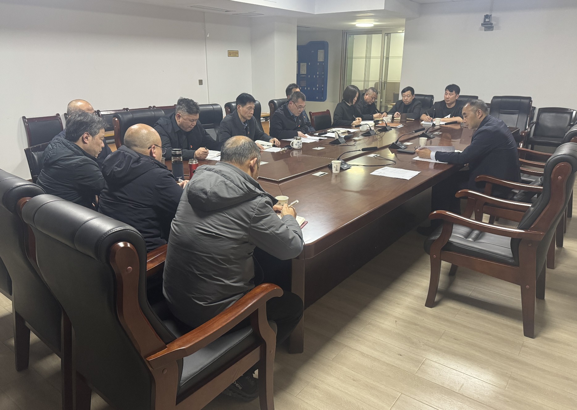 科技服务中心党总支部召开2025年度组织生活会